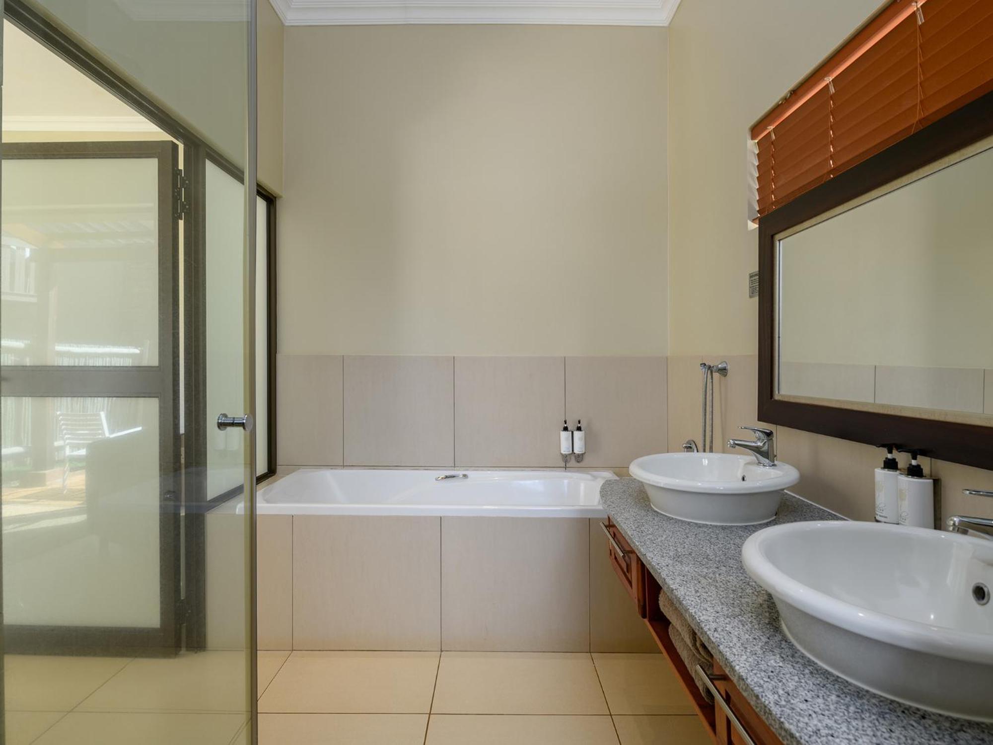 Monomotapa Village @ Legend Golf And Safari Resort Golders Green Exterior foto